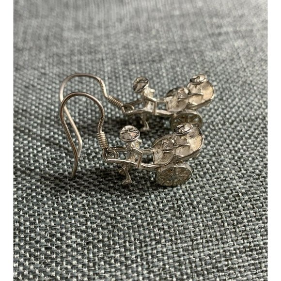 Vtg Pulled Cooley Rickshaw & Passenger Sterling 925 Earrings 5.3G Movable Wheels - Picture 2 of 9
